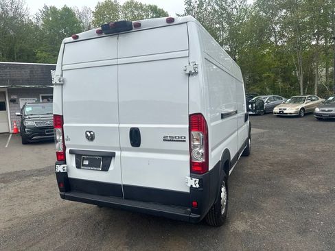 Used 2023 RAM ProMaster 2500 FWD image 13