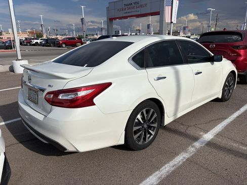 Used 2016 Nissan Altima 2.5 SV FWD image 11