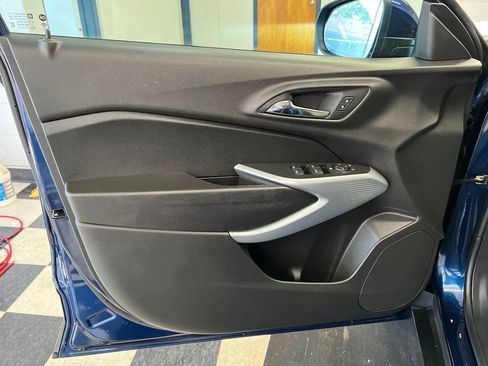 Used 2024 Chevrolet Trax LS w/ LS Convenience Package FWD image 29