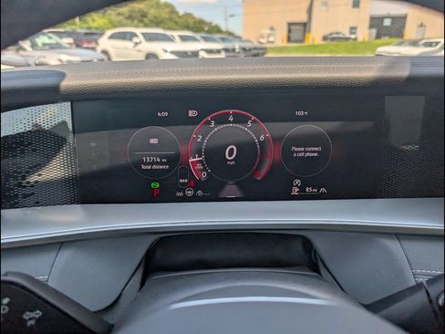 Certified 2025 Volkswagen Tiguan SE w/ Panoramic Sunroof Package AWD/4WD image 15