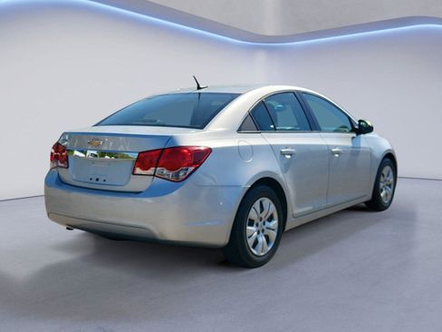 Used 2014 Chevrolet Cruze LS FWD image 3