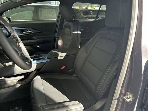 New 2026 Chevrolet Equinox EV LT image 30