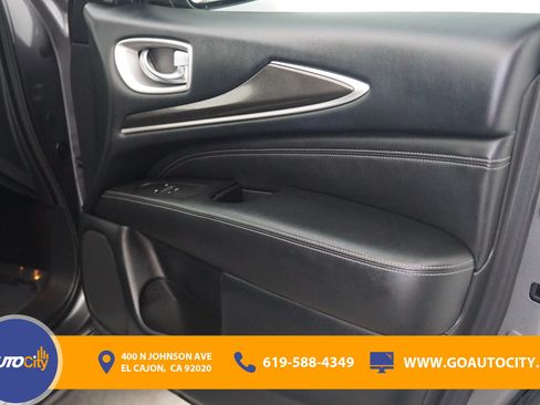 Used 2020 INFINITI QX60 Luxe w/ Essential Package FWD image 18