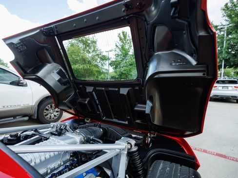 Used 2005 Ford GT RWD image 62
