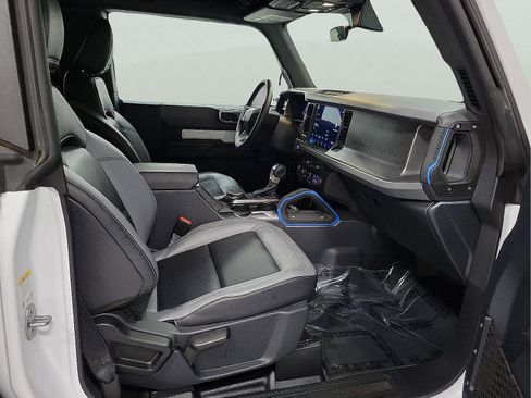 Used 2024 Ford Bronco Black Diamond image 13