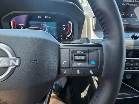 Used 2025 Nissan Rogue SL w/ Tech Package AWD/4WD image 24