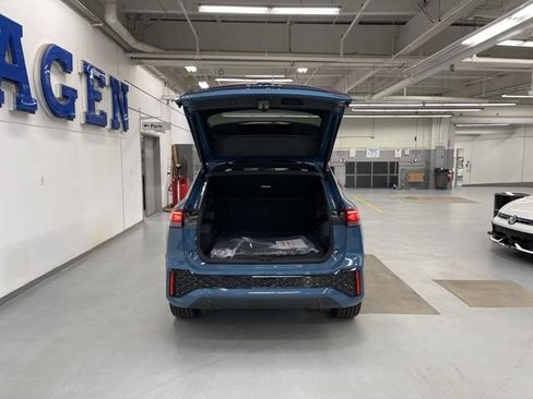 New 2026 Volkswagen Tiguan SEL R-Line AWD/4WD image 9