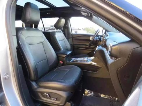 Used 2020 Ford Explorer Limited image 19