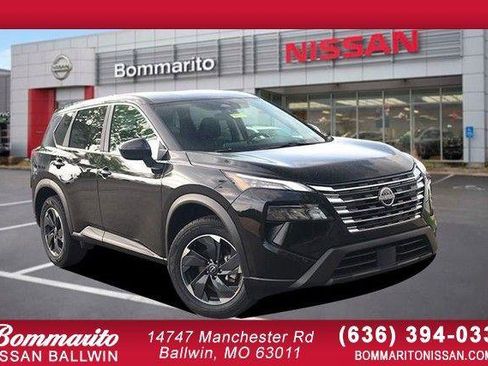 Used 2025 Nissan Rogue SV image 1