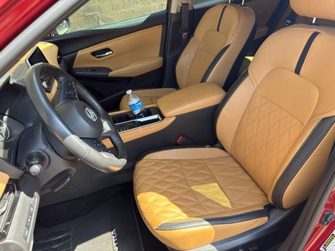 Used 2025 Nissan Sentra SV w/ SV Premium Package FWD image 8