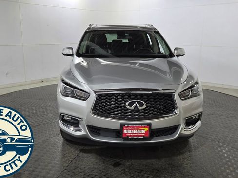 Used 2017 INFINITI QX60 Luxe AWD/4WD image 2