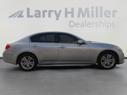 Used 2013 INFINITI G37 x Sedan w/ Premium Pkg AWD/4WD image 6