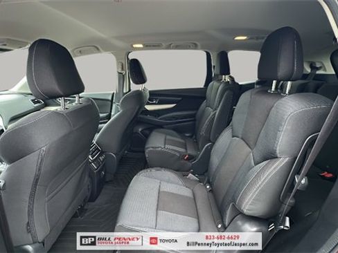 Used 2022 Subaru Ascent Premium w/ Convenience Package image 12