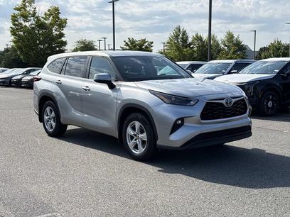 Used 2024 Toyota Highlander LE