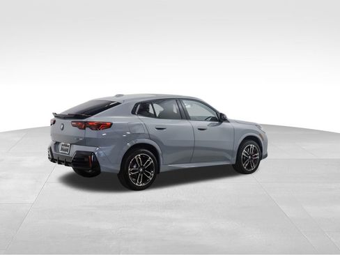 Used 2025 BMW X2 xDrive28i w/ Technology Package image 5