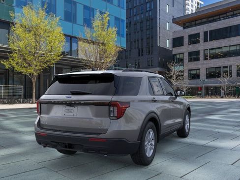New 2026 Ford Explorer Active AWD/4WD image 8