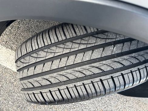 Certified 2021 Volkswagen Tiguan SE R-Line w/ 3rd Row Seat Package image 37