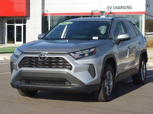 Used 2024 Toyota RAV4 XLE image 22