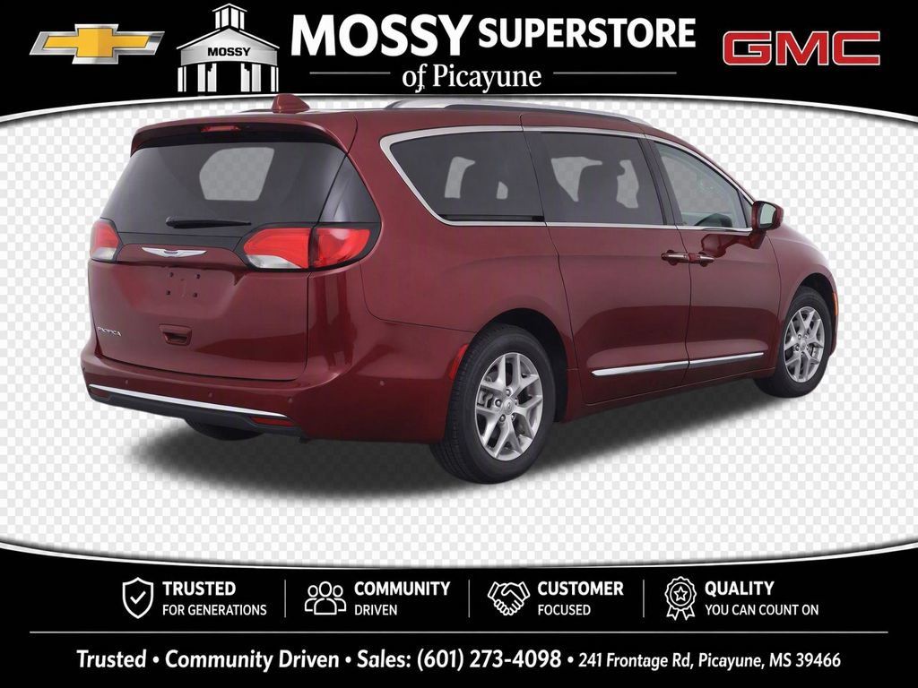 Used 2019 Chrysler Pacifica Touring-L Plus w/ Advanced Safetytec Group FWD image 4