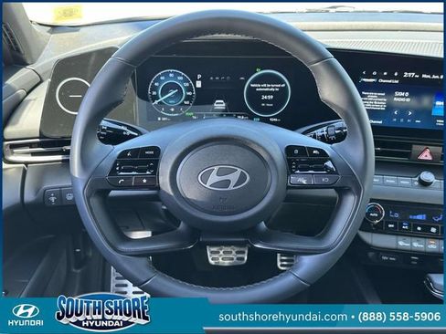 Certified 2025 Hyundai Elantra SEL w/ Cargo Package FWD image 15