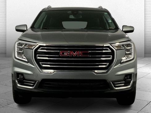 Used 2023 GMC Terrain SLT AWD/4WD image 2