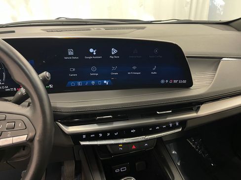 Used 2025 Cadillac XT4 Premium Luxury image 15