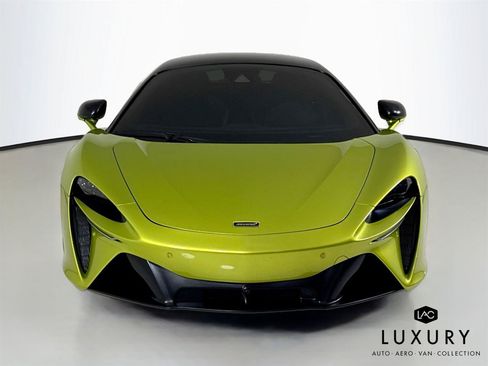Used 2023 McLaren Artura RWD image 9
