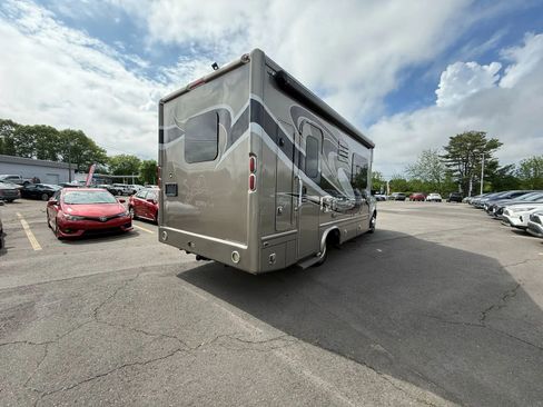 Used 2016 Mercedes-Benz Sprinter 3500 image 5
