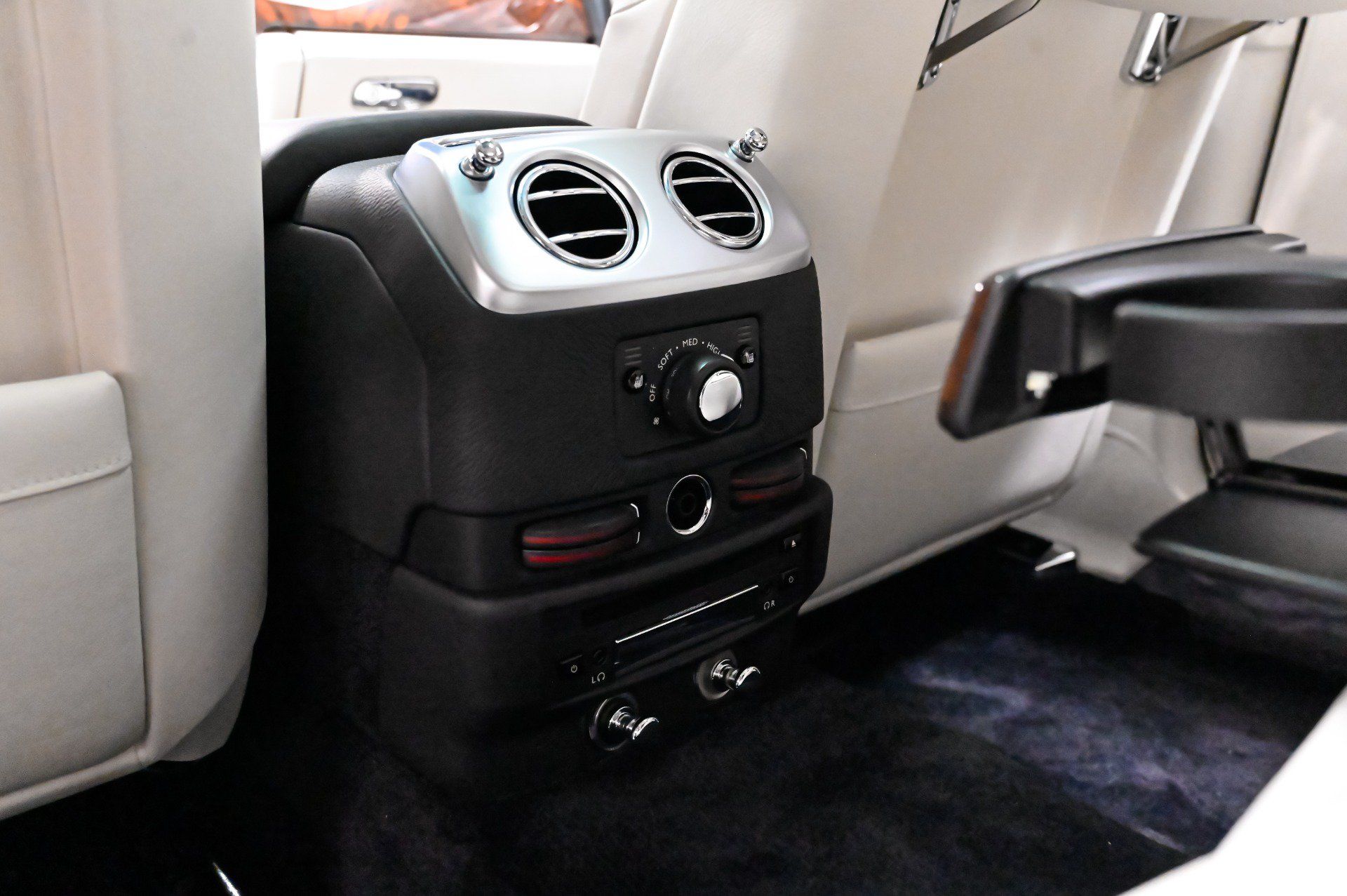 Used 2012 Rolls-Royce Ghost RWD image 47