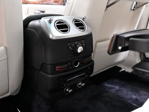 Used 2012 Rolls-Royce Ghost RWD image 47
