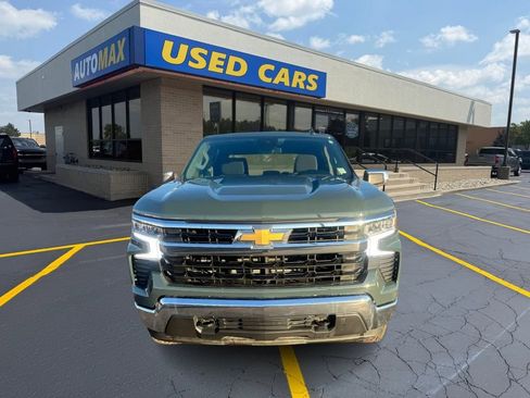 Used 2025 Chevrolet Silverado 1500 LT image 3