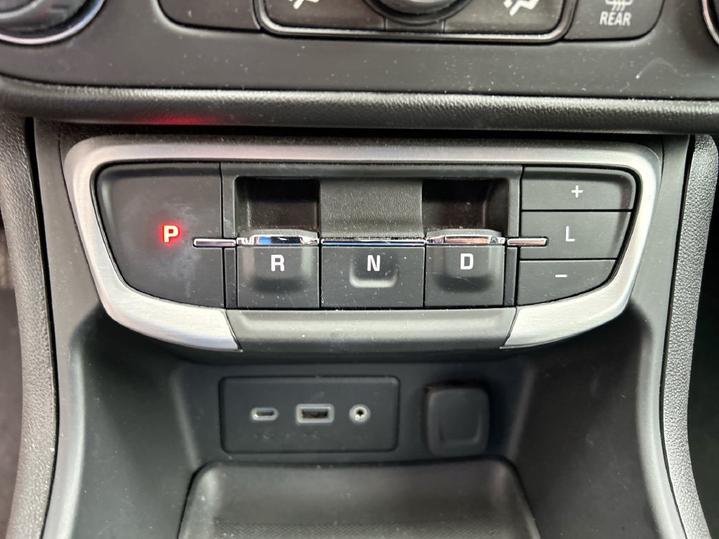 Used 2024 GMC Terrain SLE w/ Driver Convenience Package AWD/4WD image 19