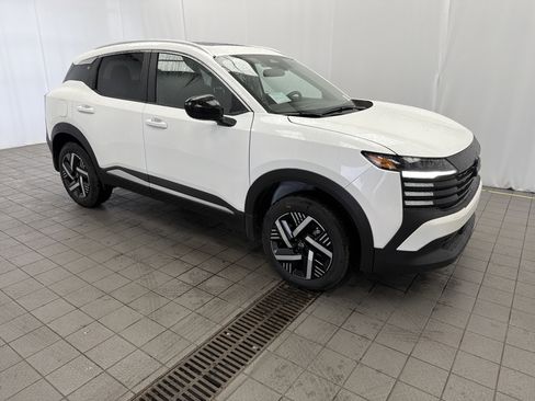 New 2026 Nissan Kicks SV image 3