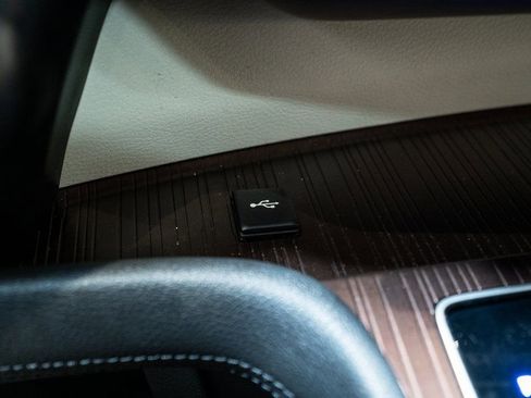 Used 2024 Toyota Sienna XLE image 28