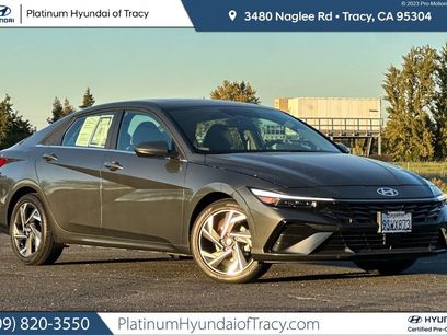 Certified 2025 Hyundai Elantra SEL w/ Cargo Package