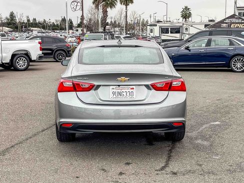 Used 2025 Chevrolet Malibu LT image 3