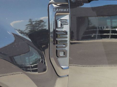 Used 2021 Ford F250 Lariat image 13
