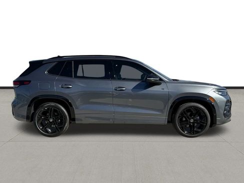 New 2026 Volkswagen Tiguan SE R-Line FWD image 4