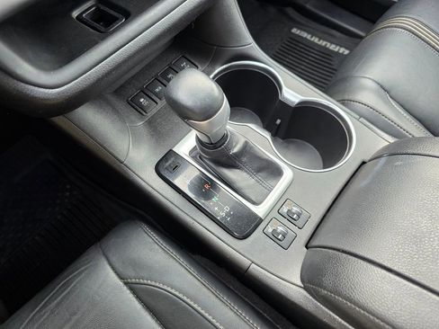 Used 2018 Toyota Highlander SE image 38