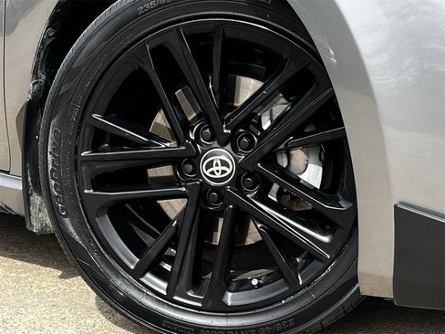 Used 2025 Toyota Camry SE w/ Convenience Package image 28