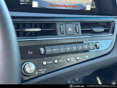 Certified 2025 Lexus ES 350 w/ Premium Package image 25