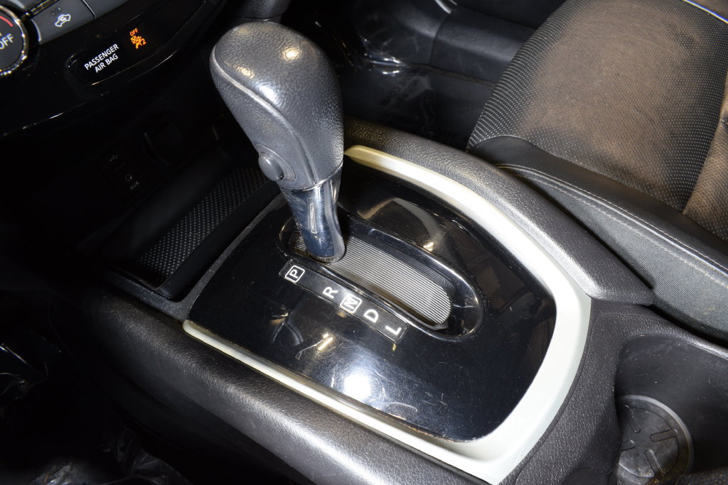 Used 2014 Nissan Rogue SL w/ SL Premium Package AWD/4WD image 25