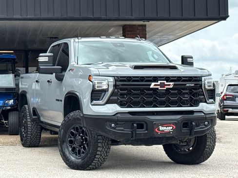 Used 2025 Chevrolet Silverado 2500 ZR2 w/ ZR2 Bison Edition AWD/4WD image 1