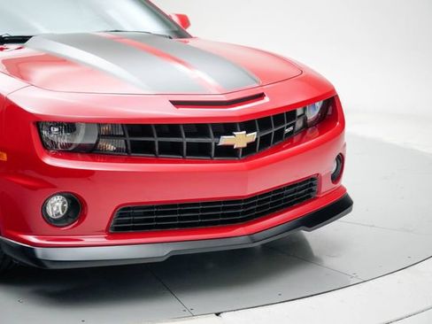 Used 2010 Chevrolet Camaro SS w/ LPO, Ground Effects Package RWD image 10