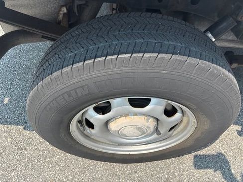 Used 2016 Ford F150 XL w/ Equipment Group 101A Mid RWD image 3