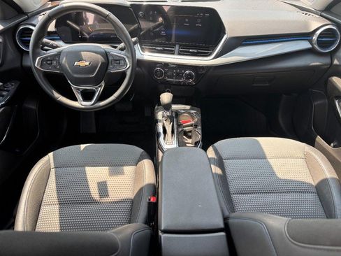 Used 2025 Chevrolet Trax LT w/ Driver Confidence Package FWD image 15