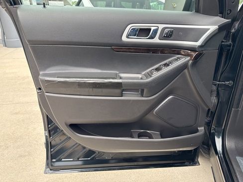 Used 2014 Ford Explorer Limited w/ Equipment Group 301A AWD/4WD image 21