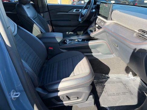 Used 2025 Ford Explorer ST-Line image 22