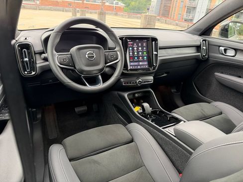 Certified 2023 Volvo C40 P8 Recharge Plus AWD/4WD image 12
