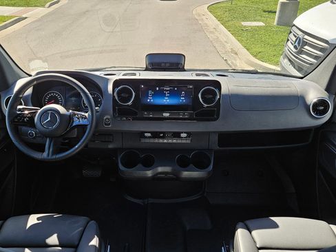 New 2025 Mercedes-Benz Sprinter 2500 image 15